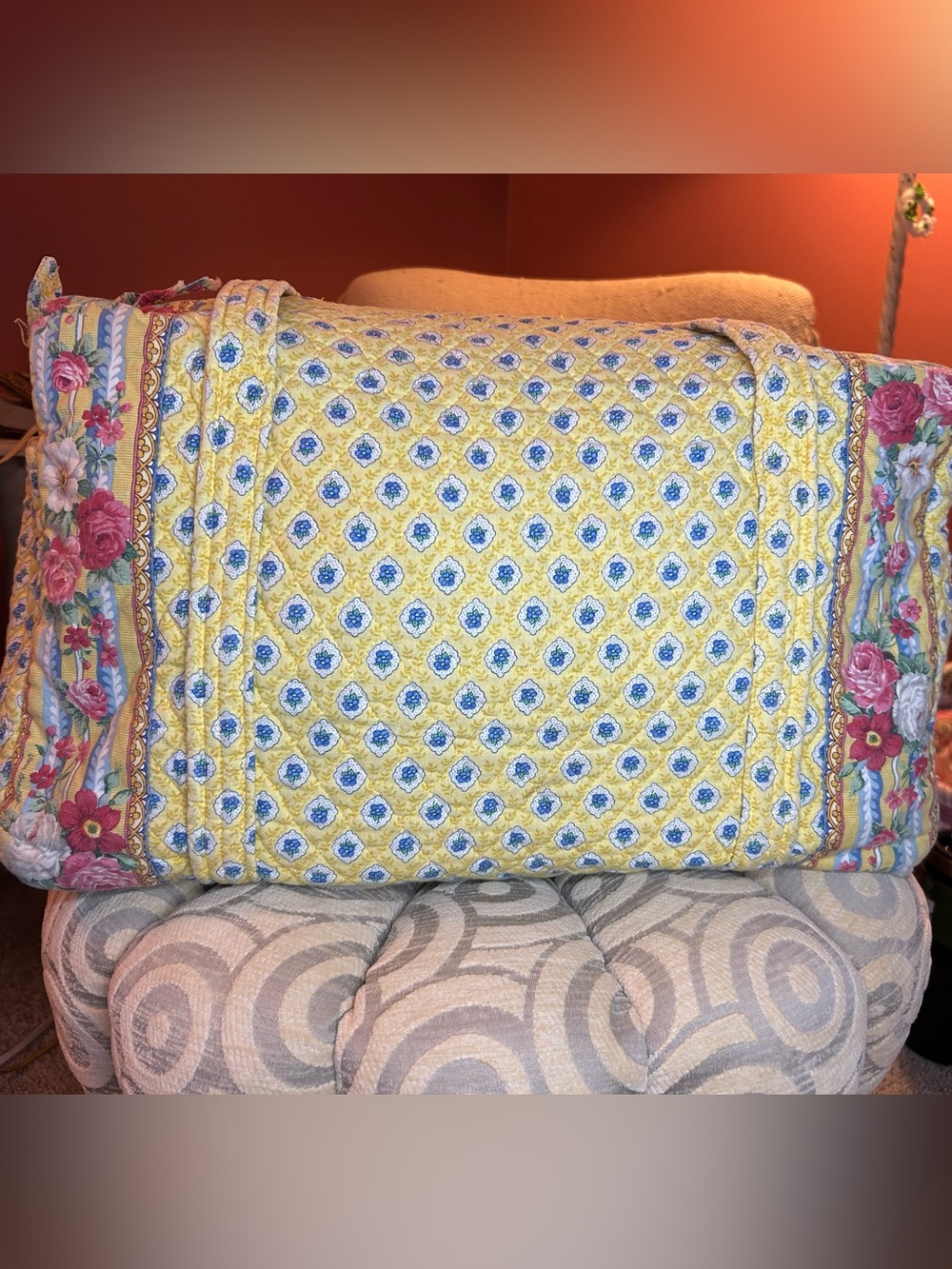 Vera Bradley “Elizabeth” pattern Quilted Duffle Bag - Picture 2 of 9